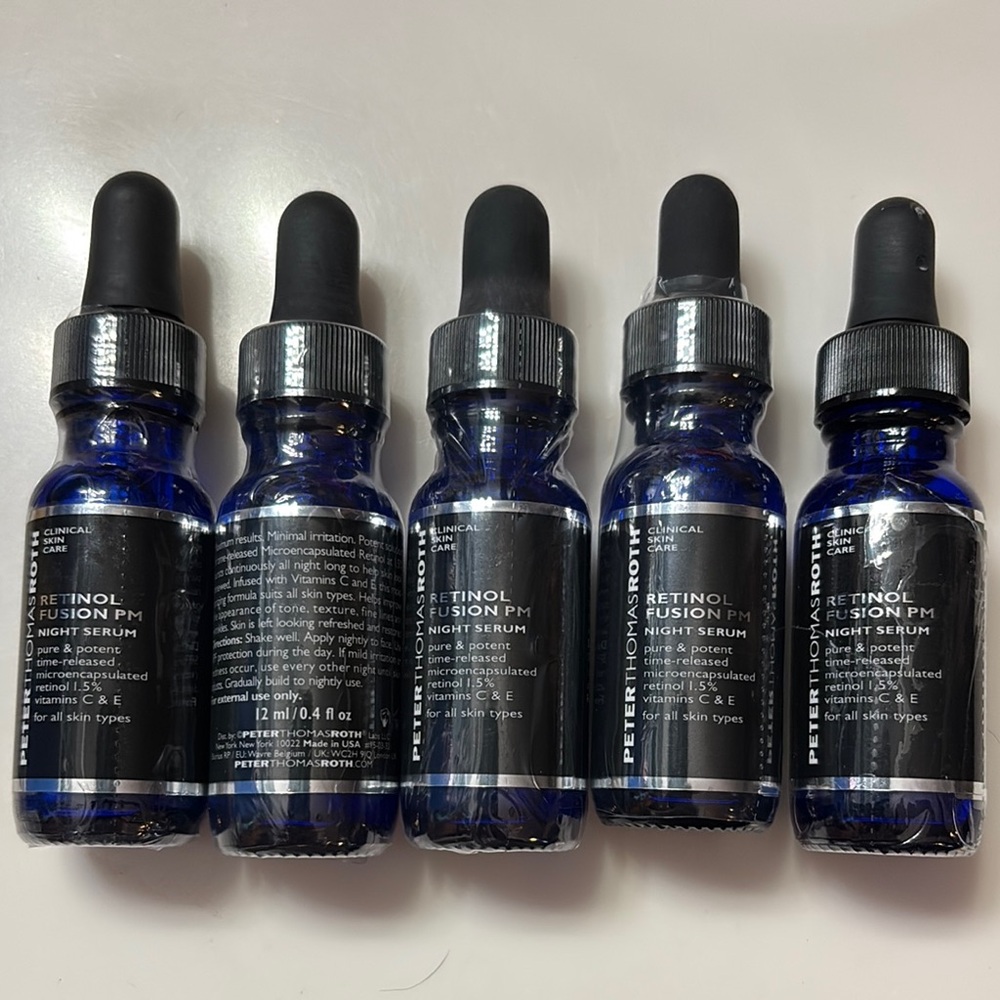 Peter Thomas Roth Retinol Fusion PM Night Serum - Blue
